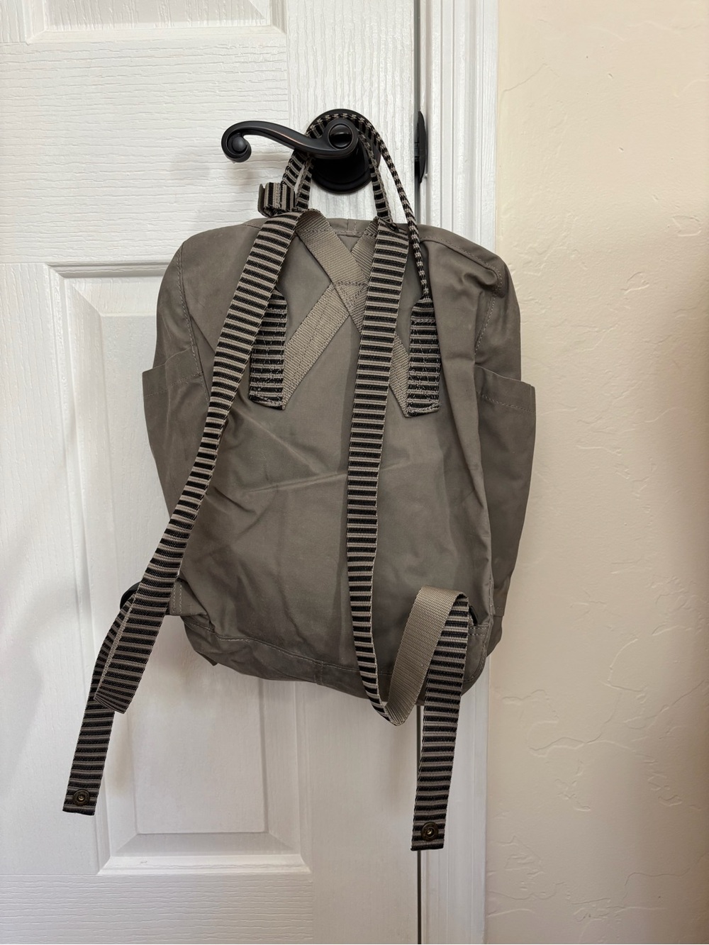 Fjallraven Kanken Tote - Gray with Red Logo - Picture 3 of 4